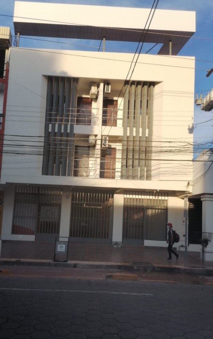 Edificio en Centro en Santa Cruz de la Sierra 12 dormitorios 4 baños  Foto 1