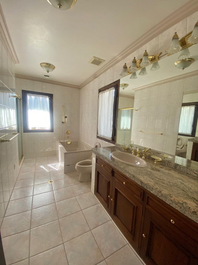 Casa en AlquilerBella casa en Alquiler, 
5 dormitorios en suite, Calacoto Foto 12