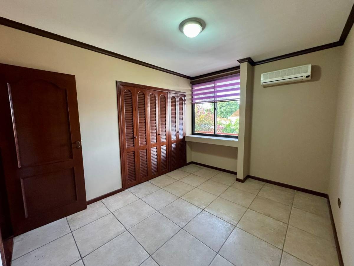 En Alquiler a $us 718 Foto 9