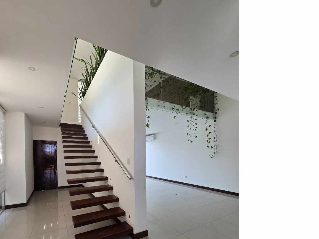 Casa en Entre 8vo y 9no anillo Norte en Santa Cruz de la Sierra 3 dormitorios 4 baños 3 parqueos Foto 28