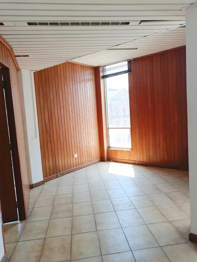 Edificio en VentaEDIFICIO EN VENTA – ATRÁS DE LA CATEDRAL (24 de Septiembre) 10 dormitorios 5 baños  Foto 4