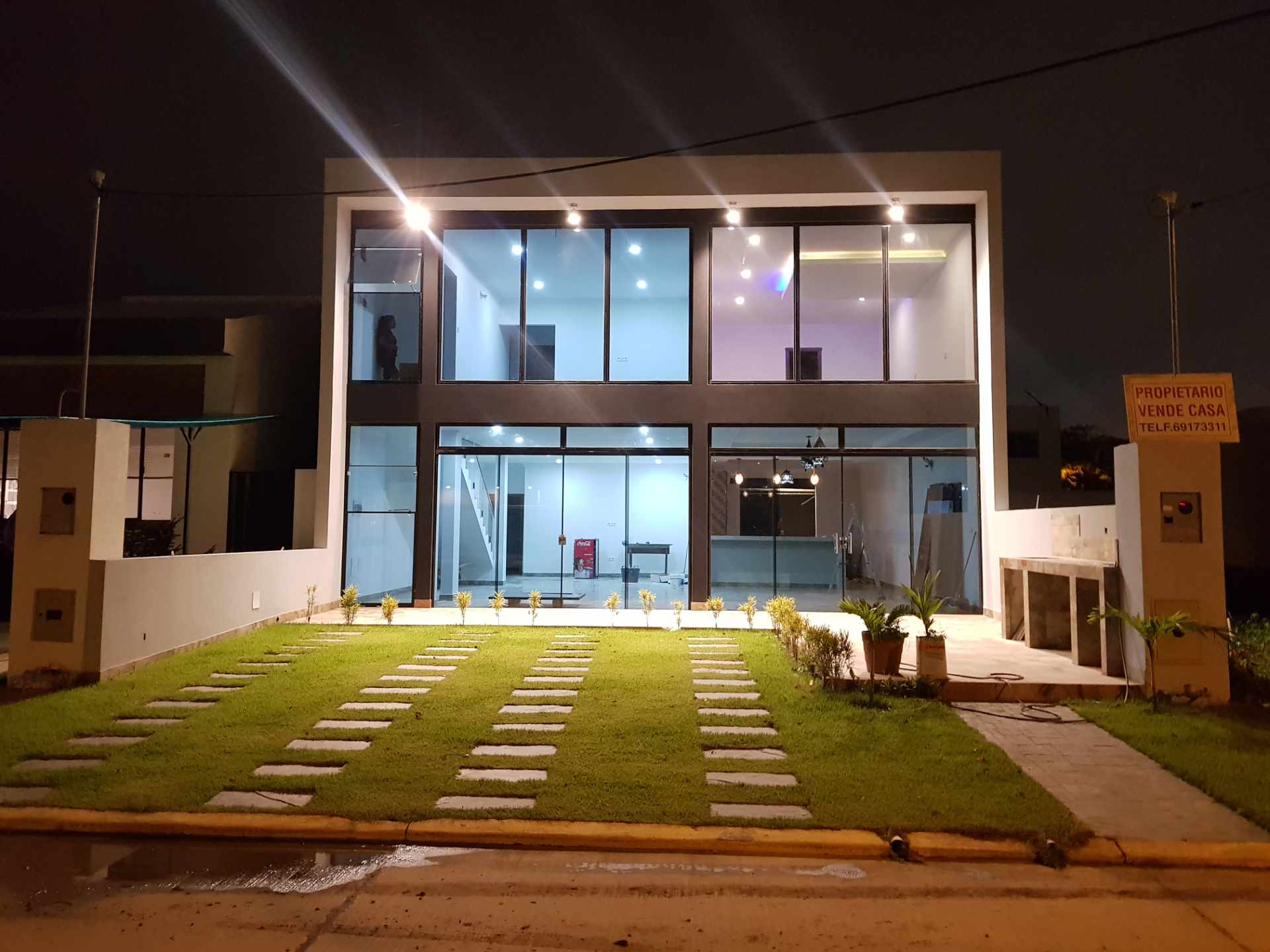 Casa en VentaCondomonio Valle Norte 2 Av. Banzer 8vo anillo 4 dormitorios 3 baños 2 parqueos Foto 2