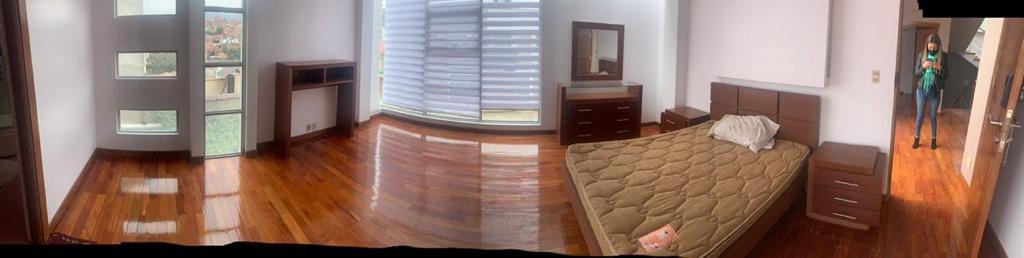 Casa en El Pedregal en La Paz 4 dormitorios 4 baños  Foto 4