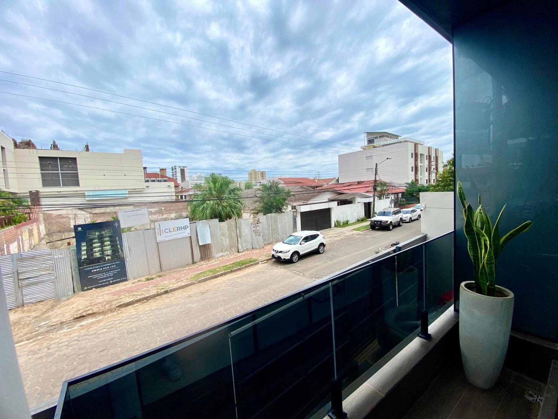 Casa A solo 1 cuadra de la avenida san martin en SIRARI Foto 4
