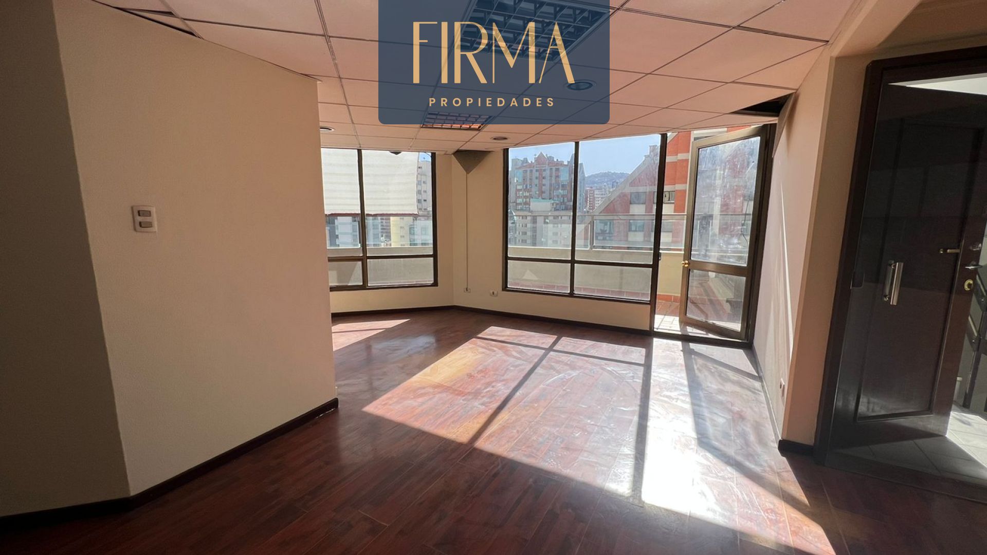 Oficina en AlquilerALQUILA ESTA OFICINA EN AV. 6 DE AGOSTO 6 dormitorios 2 baños 1 parqueos Foto 6