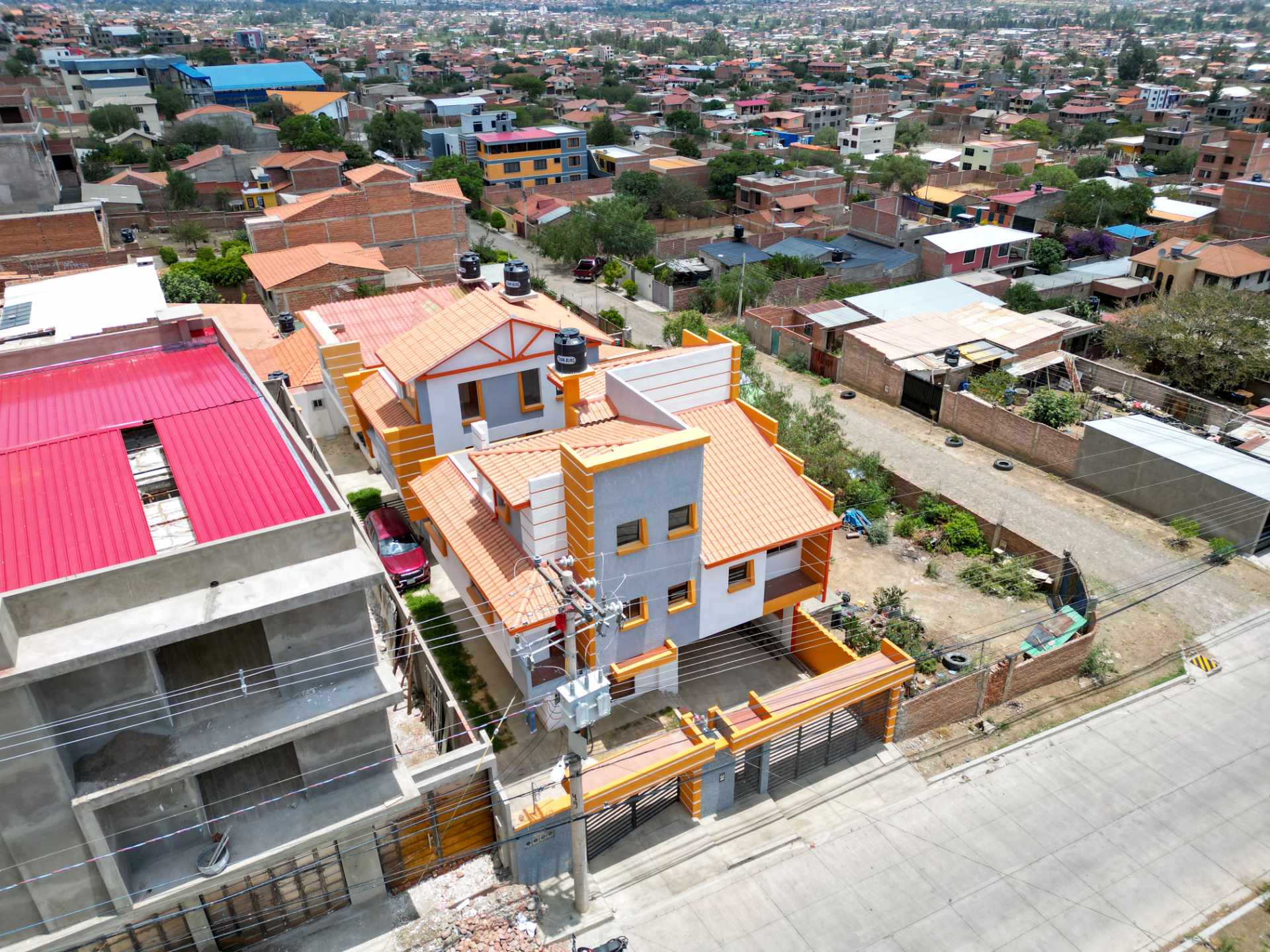 Casa en Sacaba en Cochabamba 3 dormitorios 3 baños 2 parqueos Foto 30