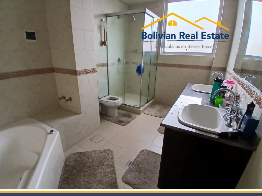 Departamento en VentaEN VENTA – HERMOSO DEPARTAMENTO EN CALACOTO, AV. FUERZA NAVAL 4 dormitorios 5 baños 2 parqueos Foto 10