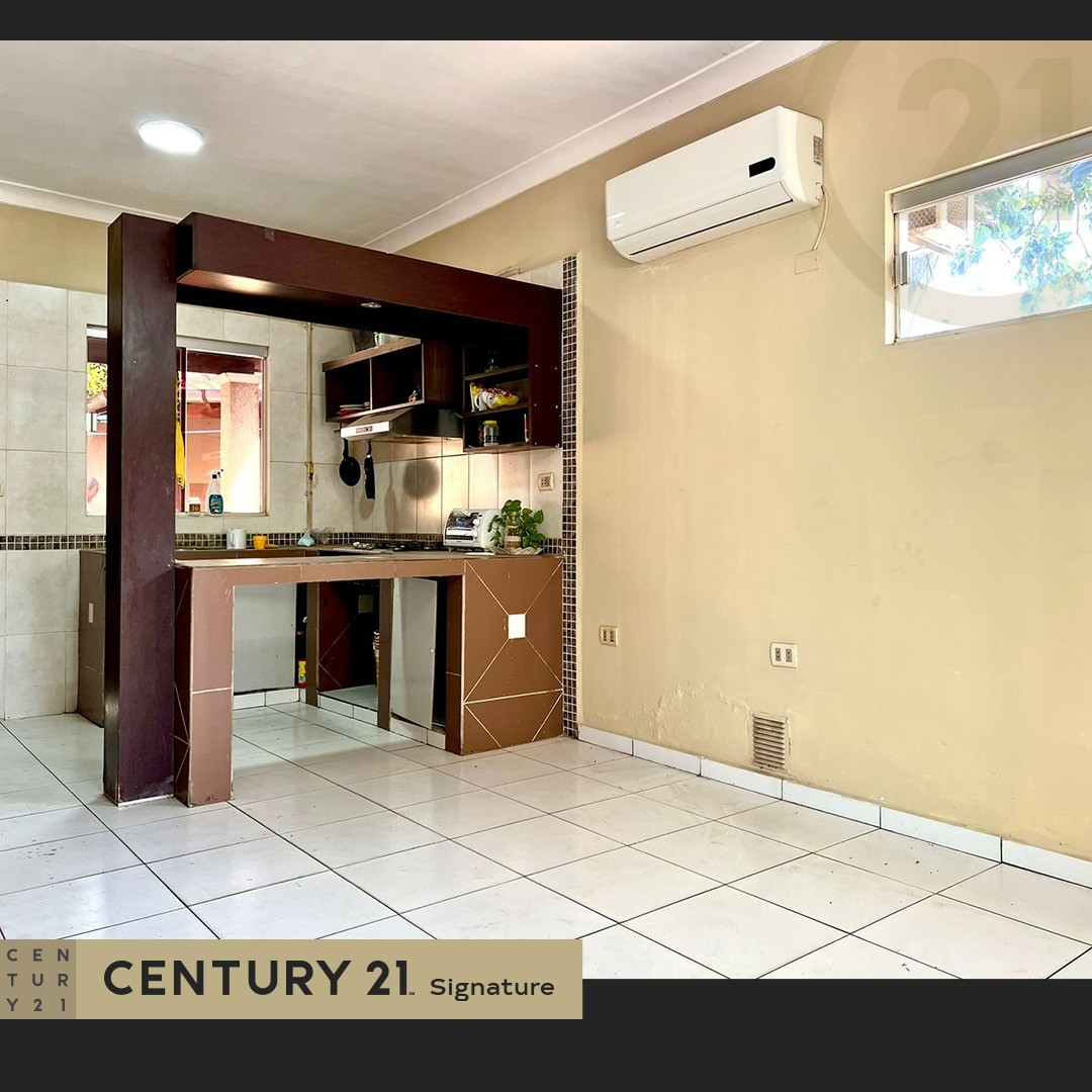 Casa en VentaCASA EN VENTA CALLE DELMIRA CUELLAR ESQUINA MOTACU-WARNES Foto 4