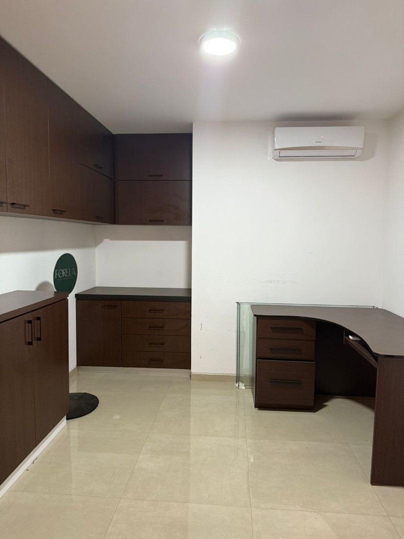 Casa en VentaZona Norte , avenida Alemana entre 7 y 8 vo anillo 4 dormitorios 4 baños 2 parqueos Foto 6