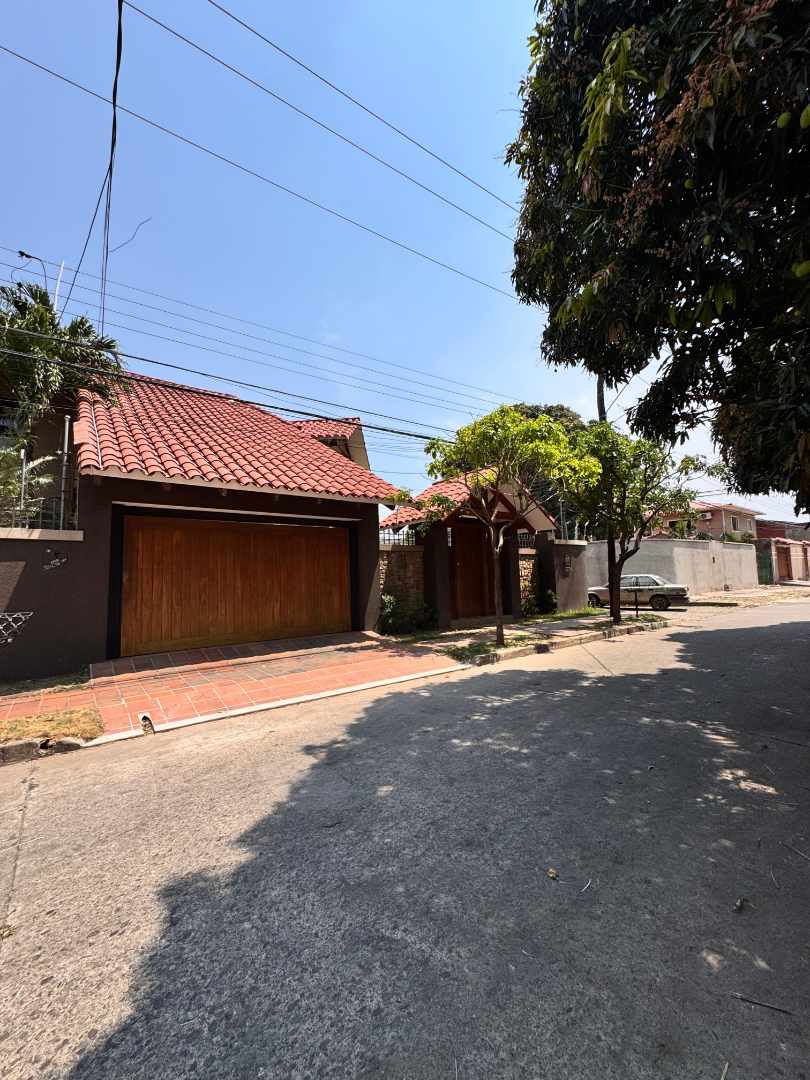 En Alquiler a $us 1,500 Foto 9