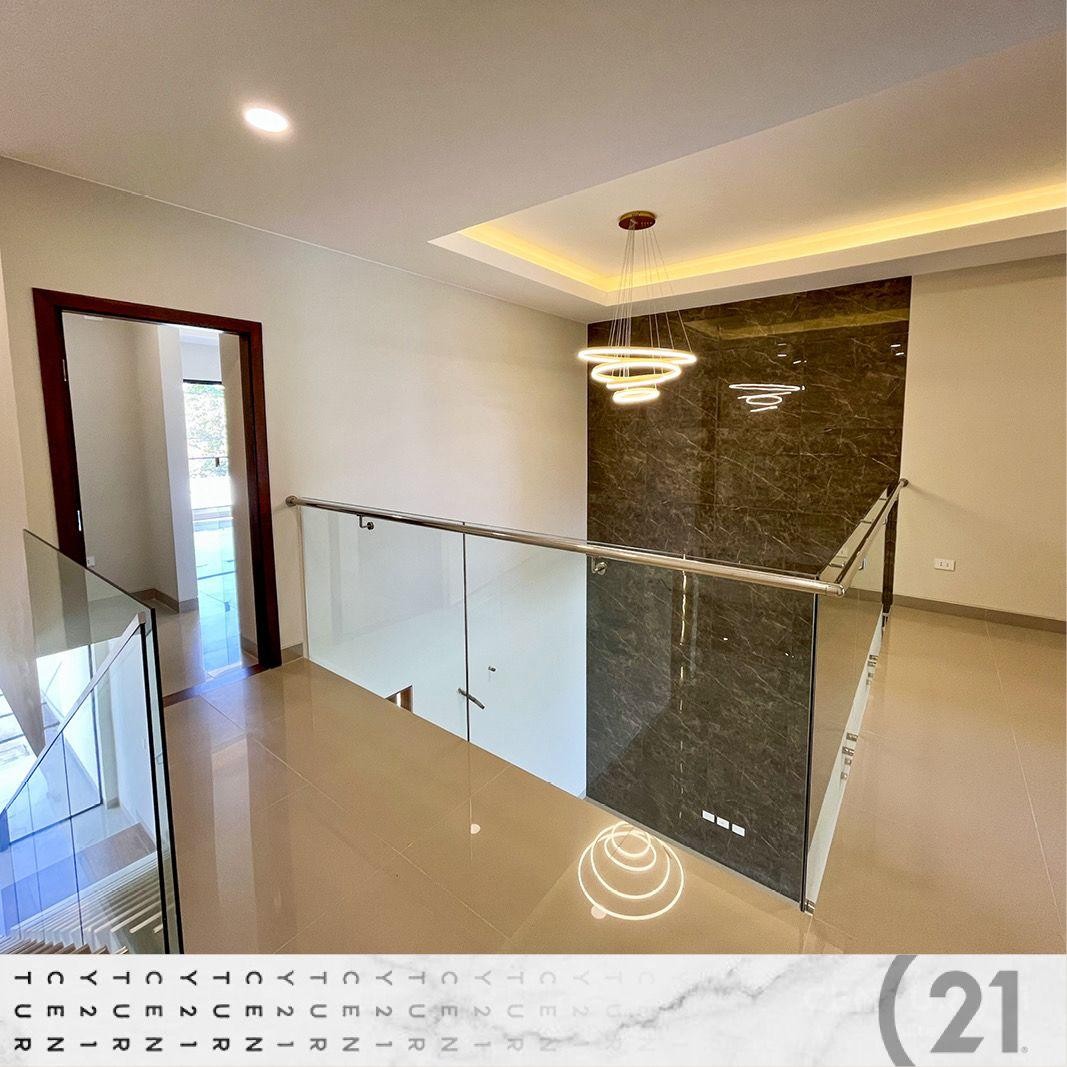 Casa en VentaCasa a estrenar en venta (Av. Alemana 7mo. anillo) 4 dormitorios 3 baños 2 parqueos Foto 16