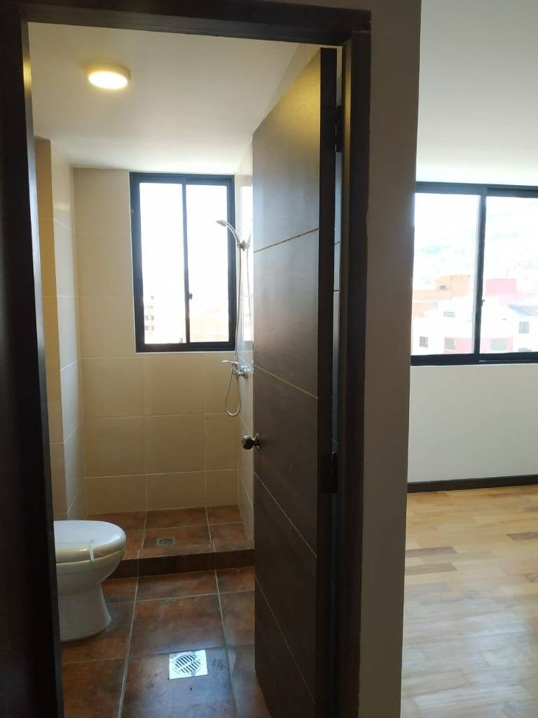 Departamento en Villa Fatima en La Paz 3 dormitorios 3 baños  Foto 4