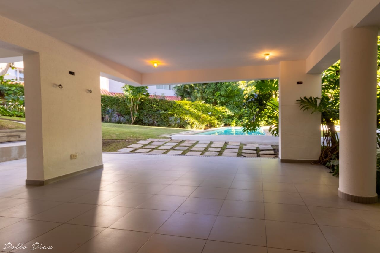 Casa en AlquilerCASA EN ALQUILER
