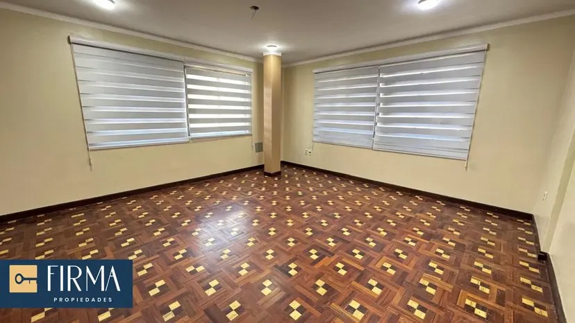 Casa en Achumani en La Paz 4 dormitorios 6 baños 3 parqueos Foto 12