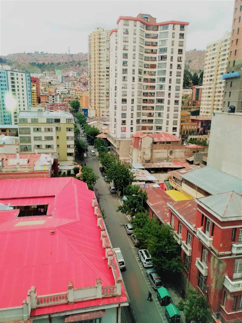 Departamento en AlquilerAv. Arce Edificio Santa Teresa San Jorge (a 1 cuadra de la UMSA) 2 dormitorios 2 baños  Foto 15