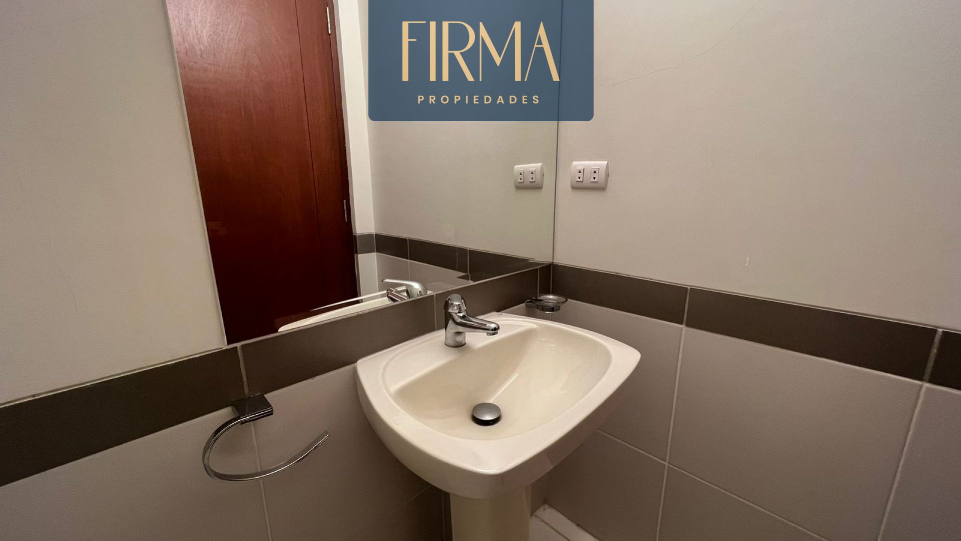 En Venta a $us 310,000 Foto 16