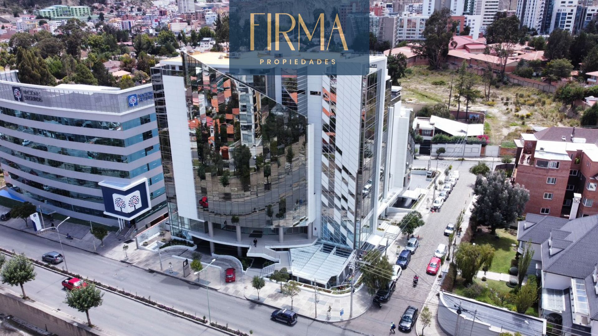 Oficina en Calacoto en La Paz  2 baños 2 parqueos Foto 2