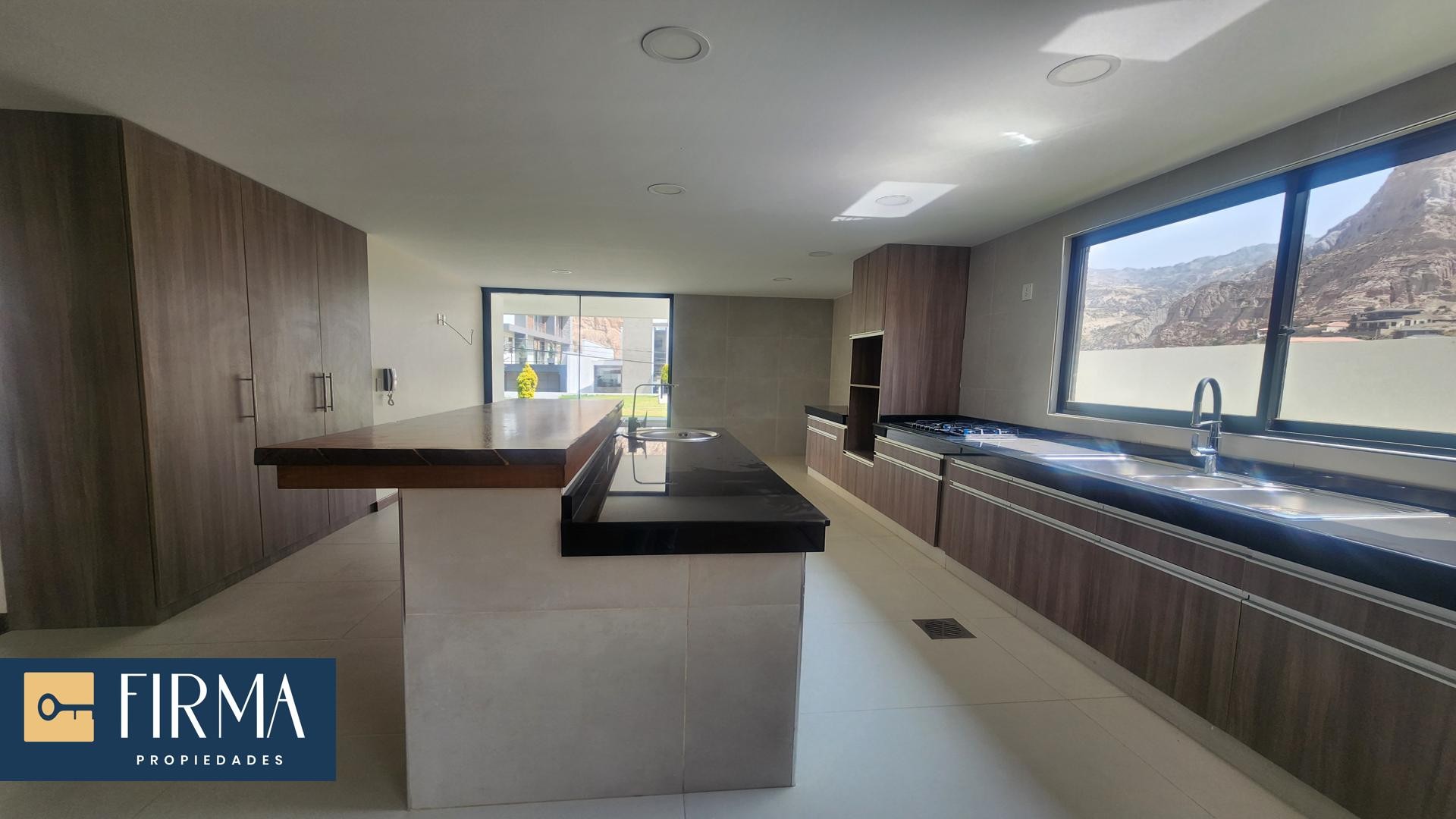 Casa en VentaCASA EN VENTA A ESTRENAR, SEQUOIA 3 dormitorios 4 baños 5 parqueos Foto 11
