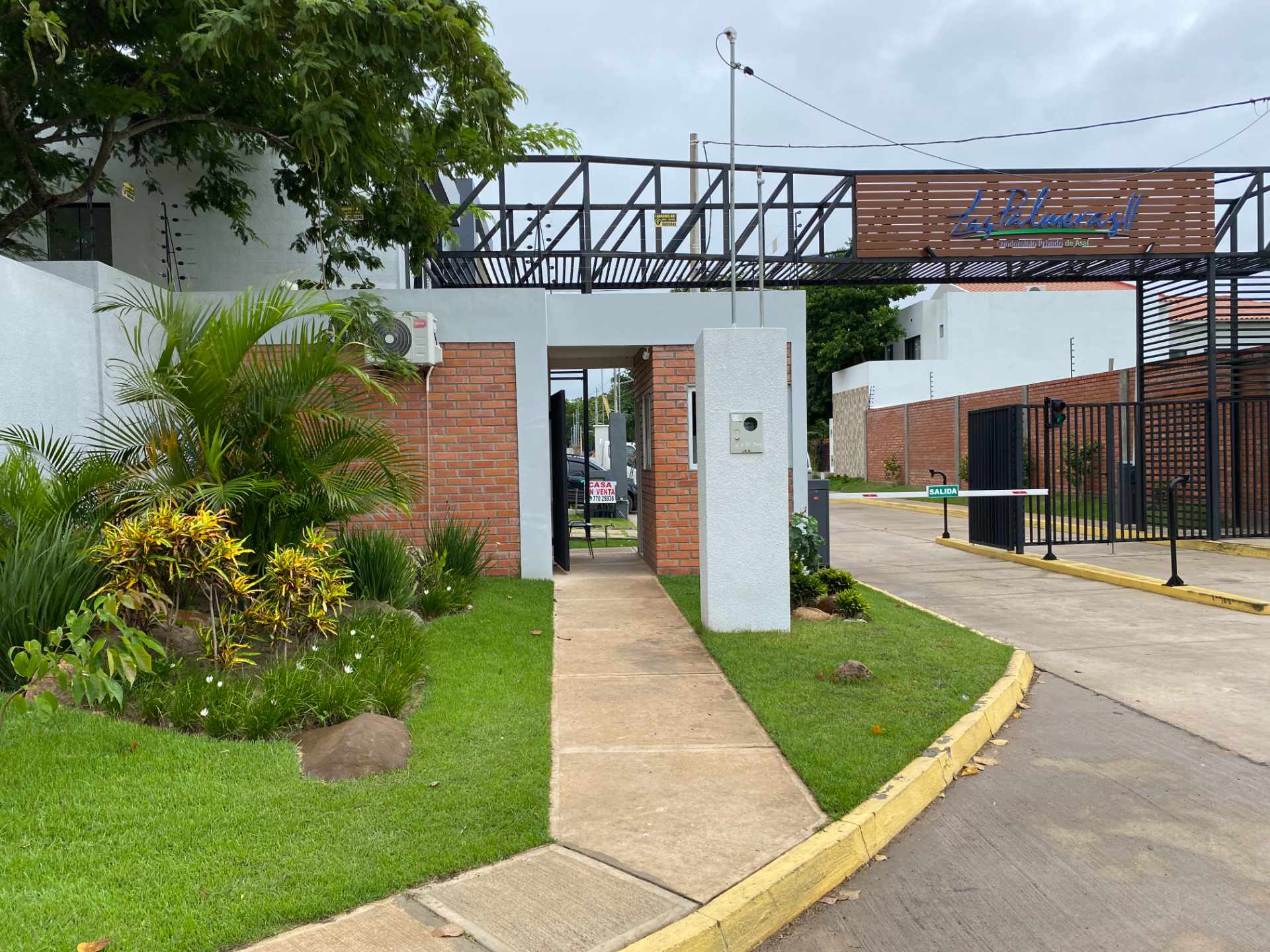 Casa en VentaCondominio Las Palmeras 2. Km 8 Carretera al Norte entrando por Mainter, al lado de ASAI NORTE.   4 dormitorios 4 baños 2 parqueos Foto 6