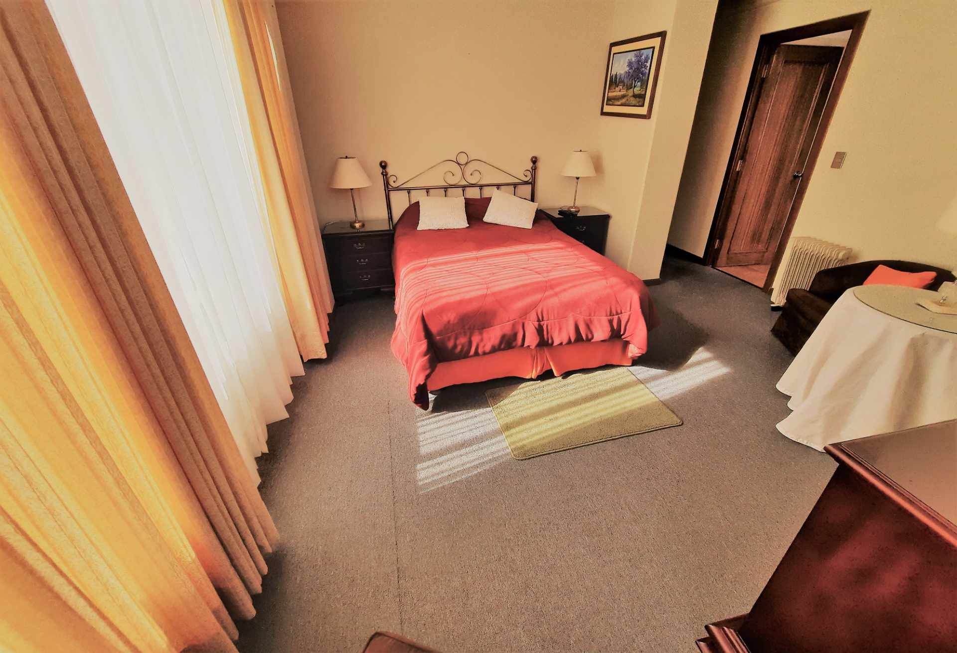 Departamento en AlquilerCalle 24 de Calacoto con Av. Ballivián 4 dormitorios 4 baños  Foto 3