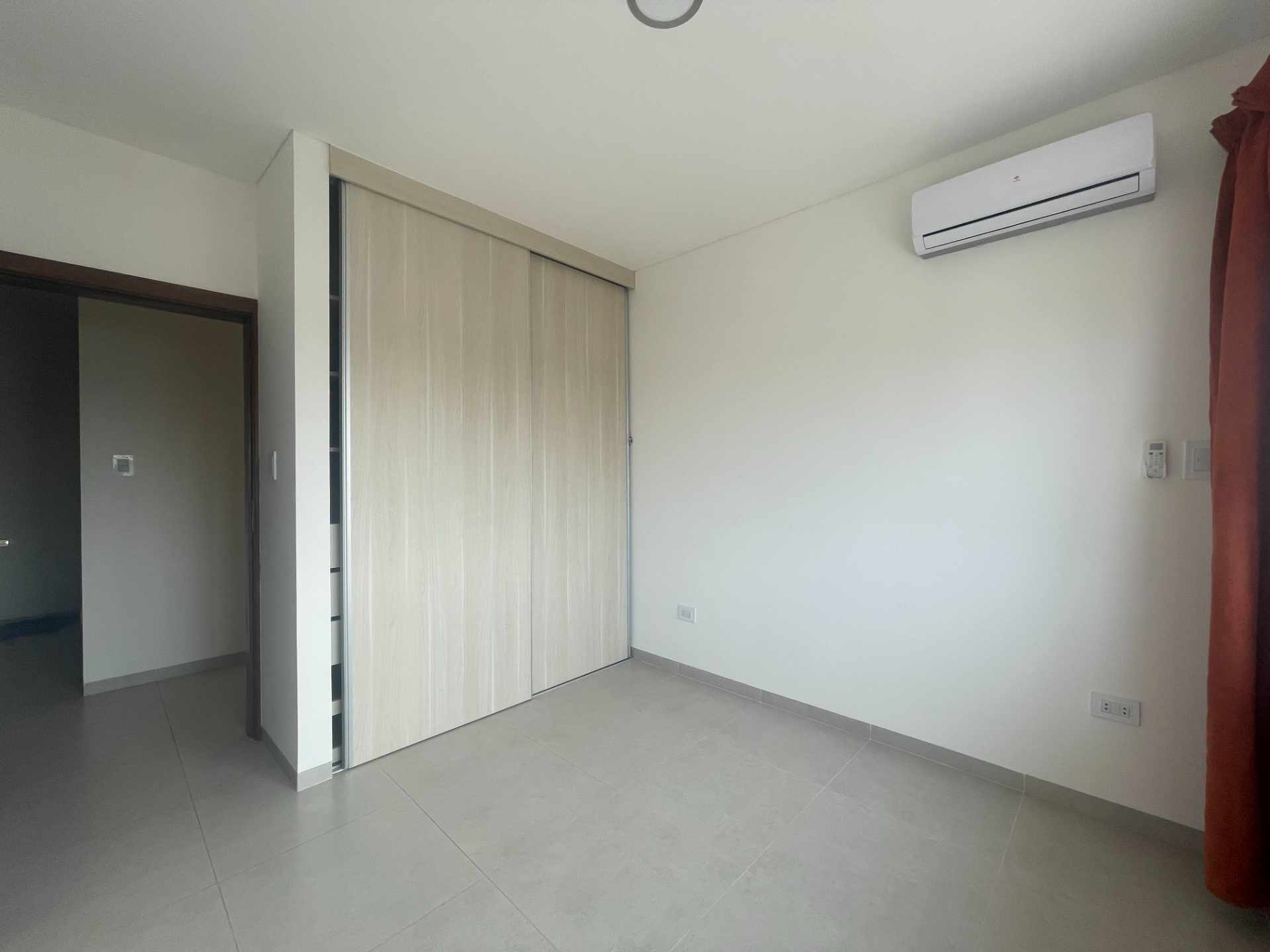 Departamento en Entre 2do y 3er anillo Este en Santa Cruz de la Sierra 3 dormitorios 3 baños 2 parqueos Foto 21