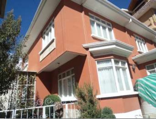 Casa en VentaZona sur de la ciudad, en Achumani sobre la Av del Aviador, a la altura de la calle 16. Atrás del supermercado Ketal Foto 18
