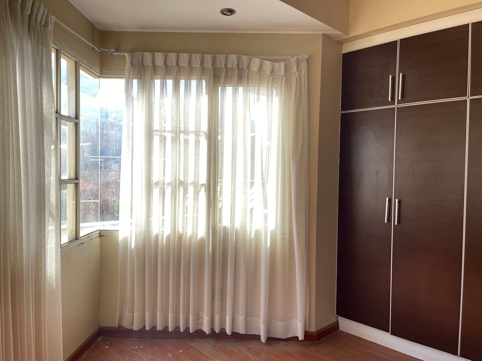 Casa en Sacaba en Cochabamba 4 dormitorios 4 baños 3 parqueos Foto 14