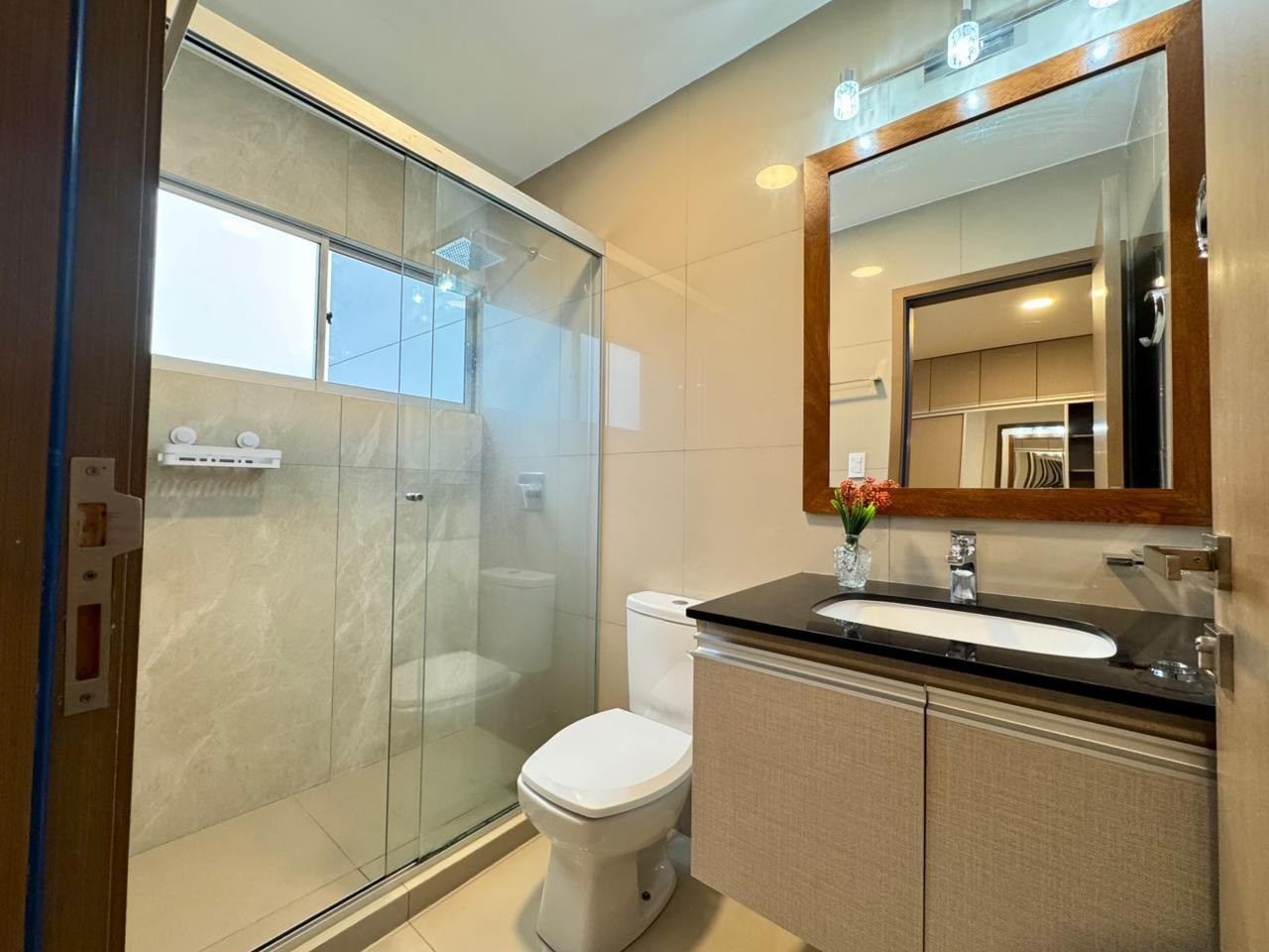 Departamento en Entre 2do y 3er anillo Oeste en Santa Cruz de la Sierra 2 dormitorios 2 baños  Foto 8