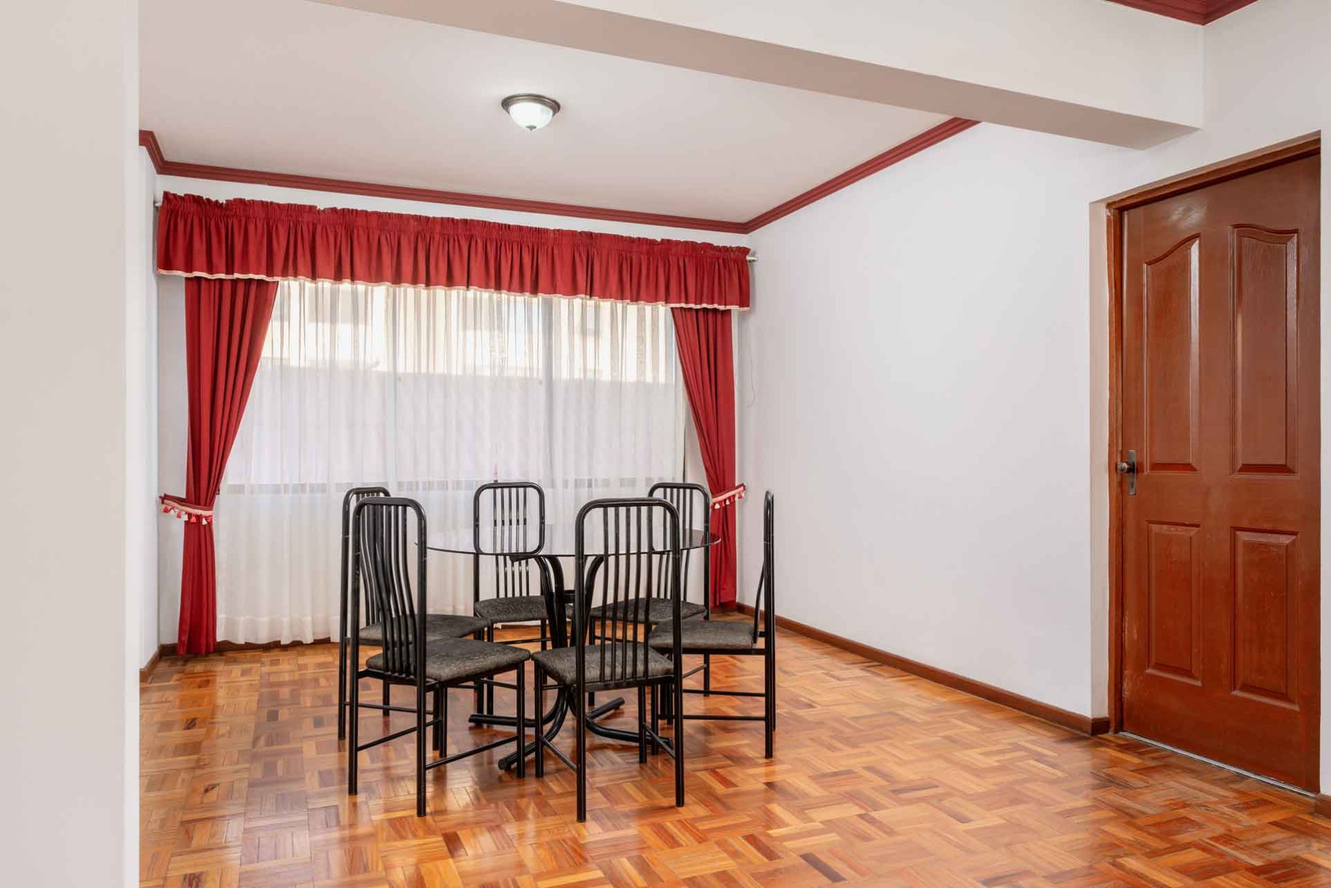 Departamento Calle Junín - entre C/Tte. Arevalo y C/La Paz - Centro Foto 4