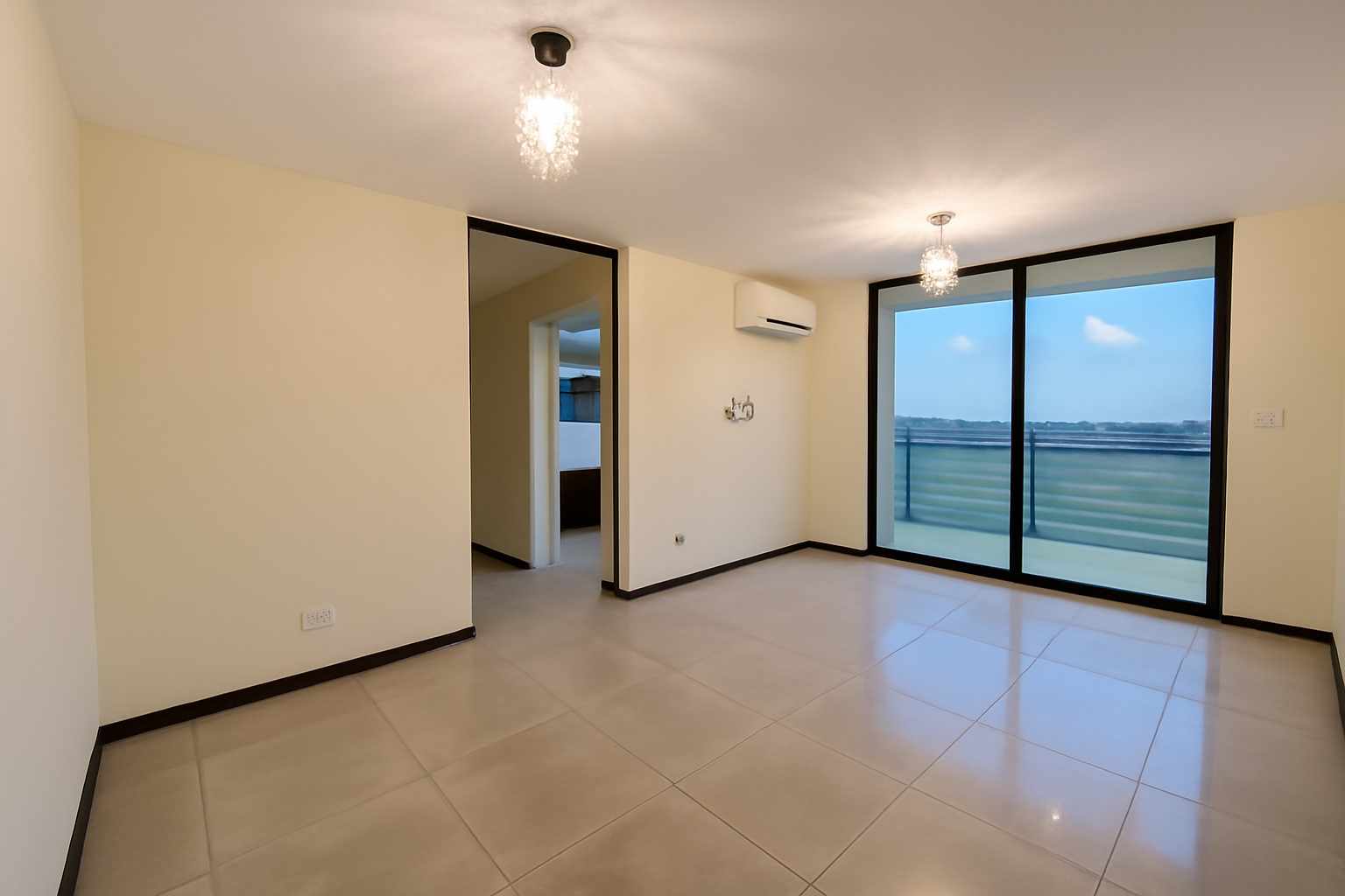 En Alquiler a $us 450 Foto 2