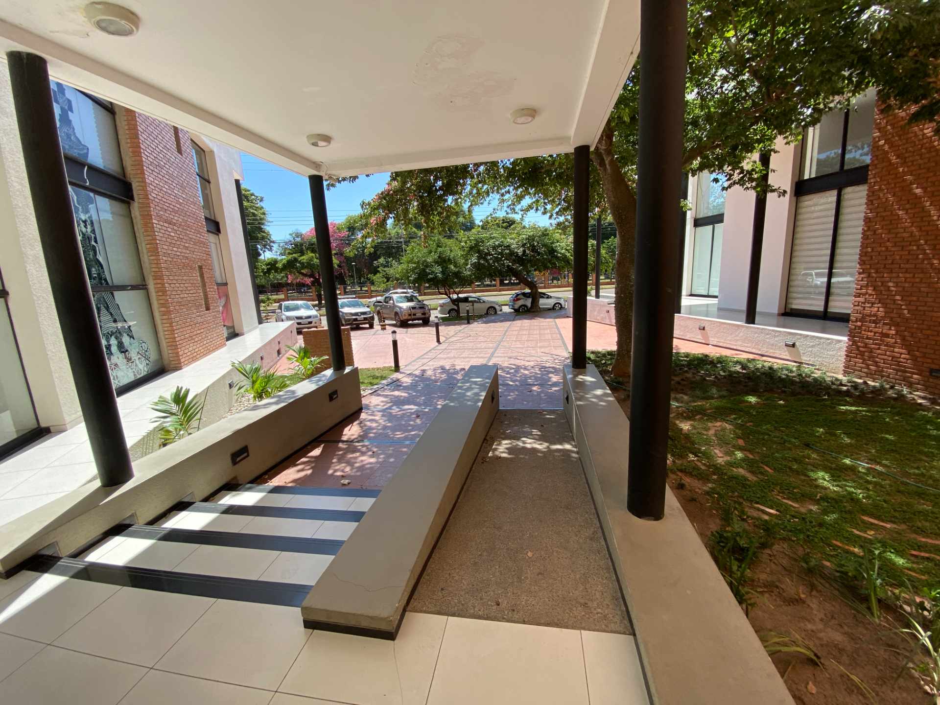 Departamento en Entre 1er y 2do anillo Sur en Santa Cruz de la Sierra 3 dormitorios 2 baños 1 parqueos Foto 4