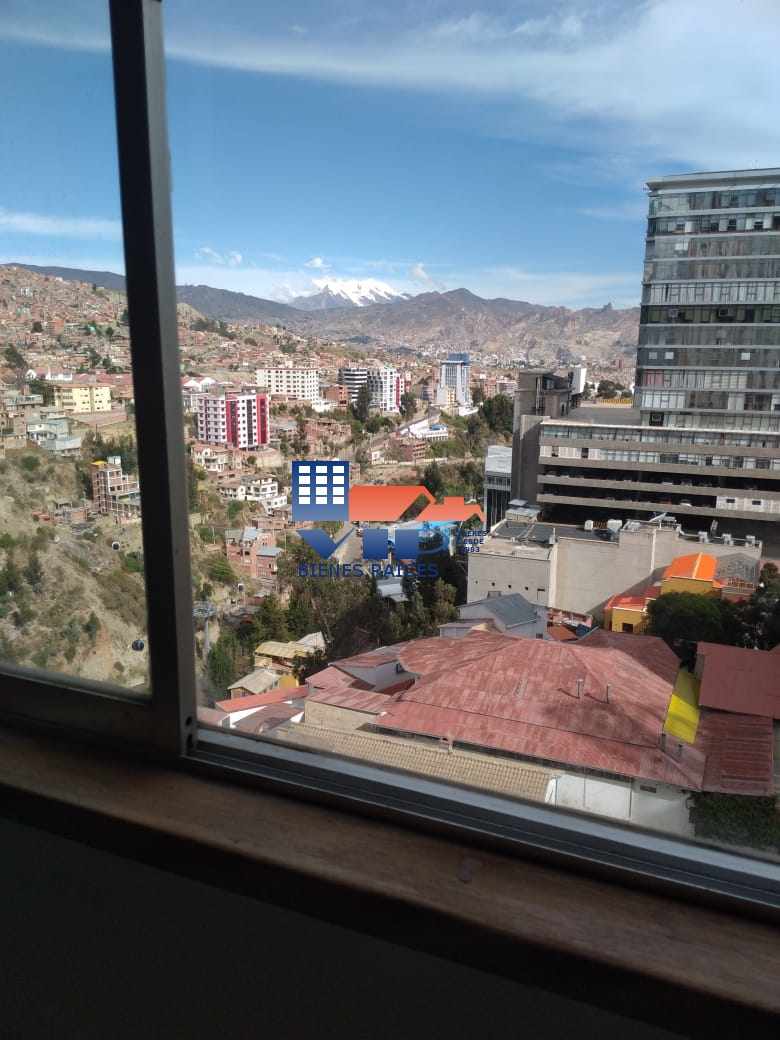 Departamento en San Jorge en La Paz 3 dormitorios 2 baños  Foto 4