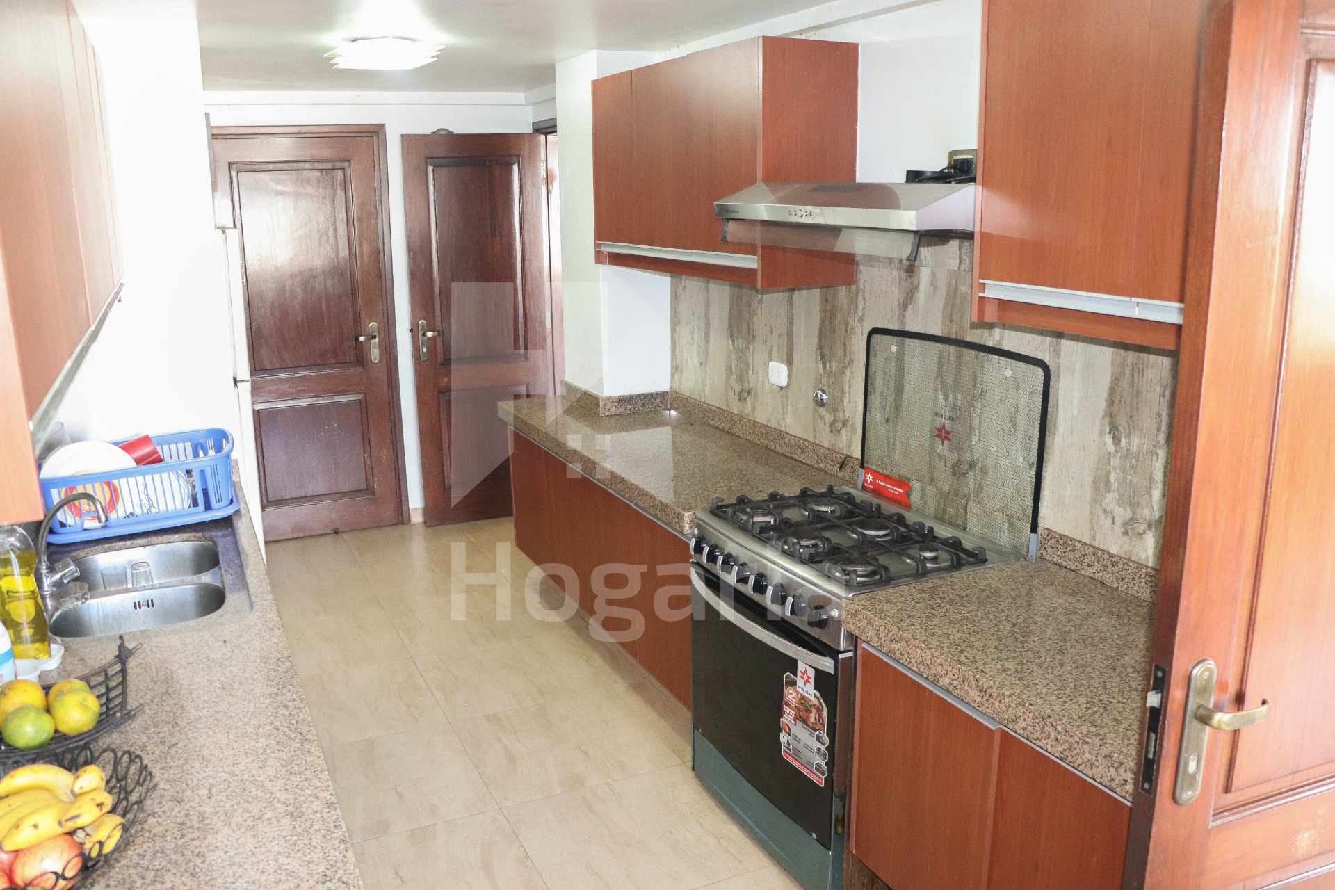 Departamento en Entre 2do y 3er anillo Norte en Santa Cruz de la Sierra 3 dormitorios 3 baños 1 parqueos Foto 7