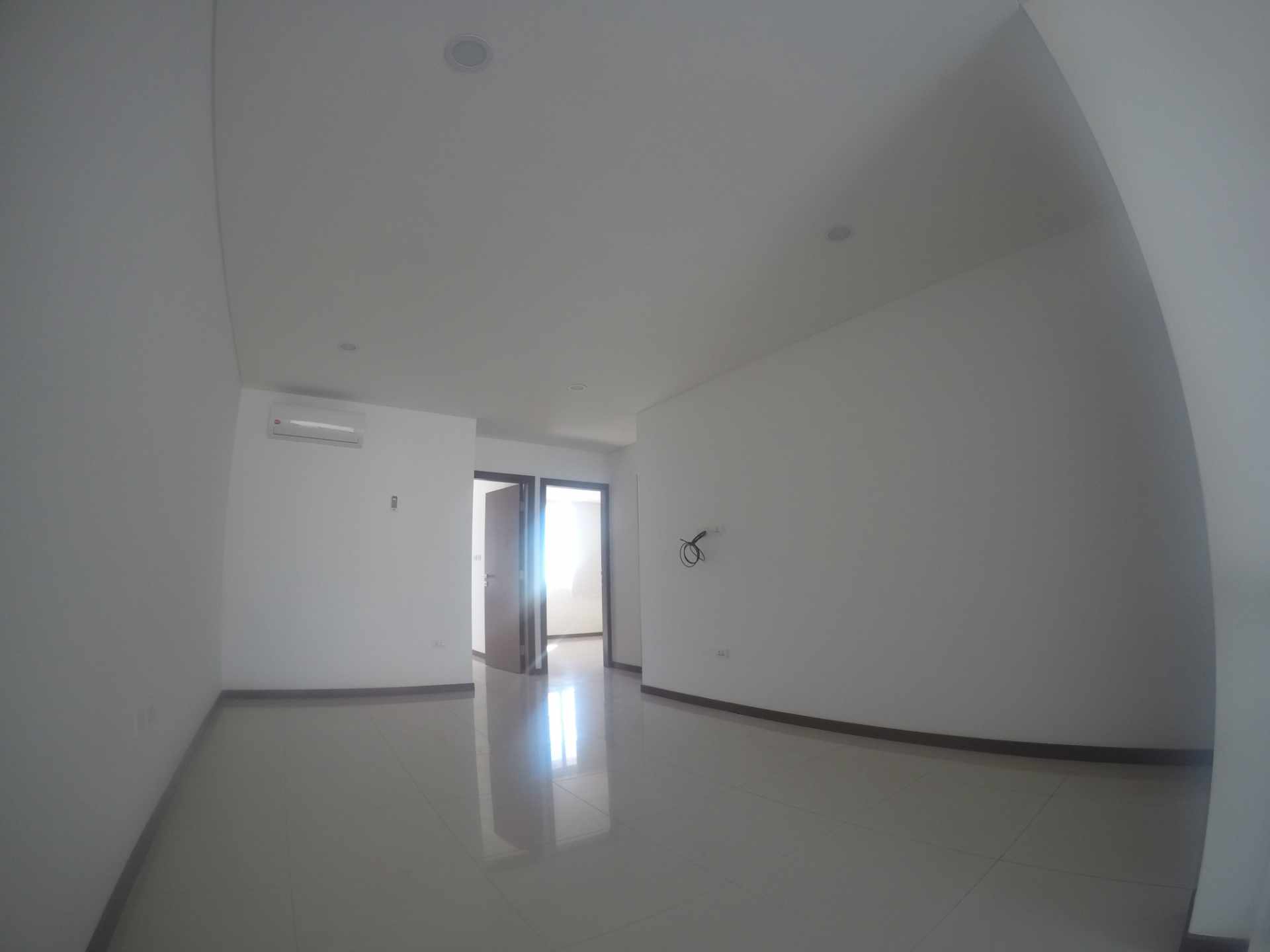 Casa en Entre 4to y 5to anillo Norte en Santa Cruz de la Sierra 3 dormitorios 4 baños 2 parqueos Foto 10