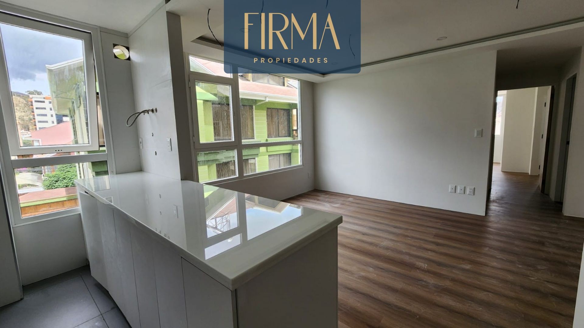 Departamento en Irpavi en La Paz 3 dormitorios 3 baños 1 parqueos Foto 2