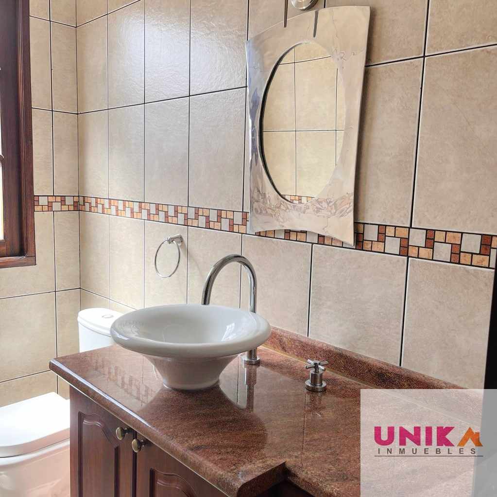 Casa en Alquiler🏡 AMPLIA Y HERMOSA CASA EN ALQUILER, AUQUISAMAÑA.  3 dormitorios 3 baños 3 parqueos Foto 25