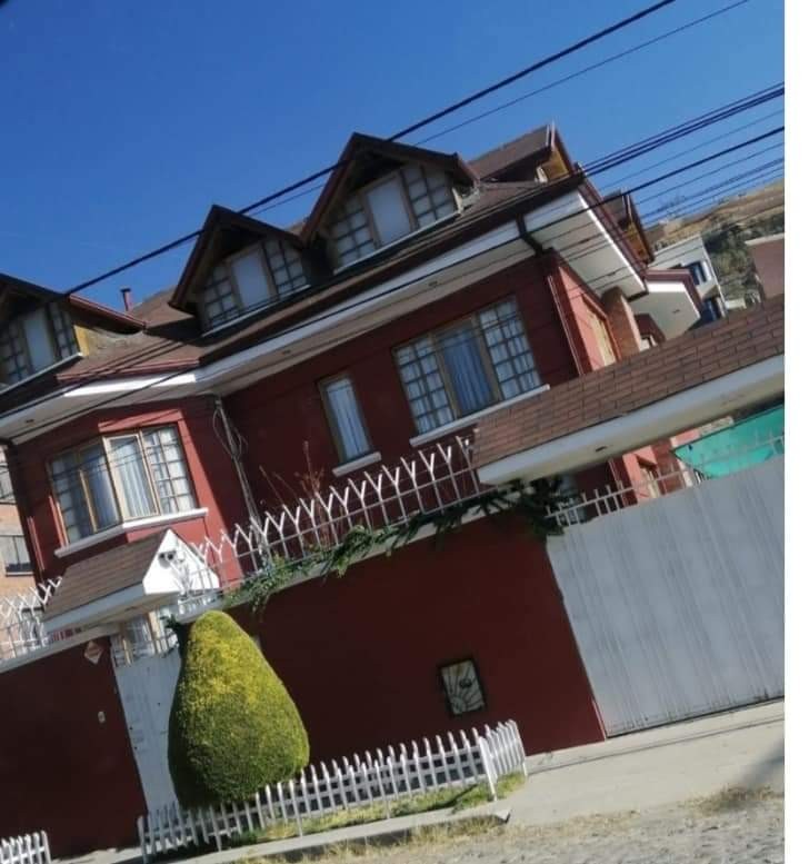 Casa en Calacoto en La Paz 4 dormitorios 5 baños 3 parqueos Foto 6