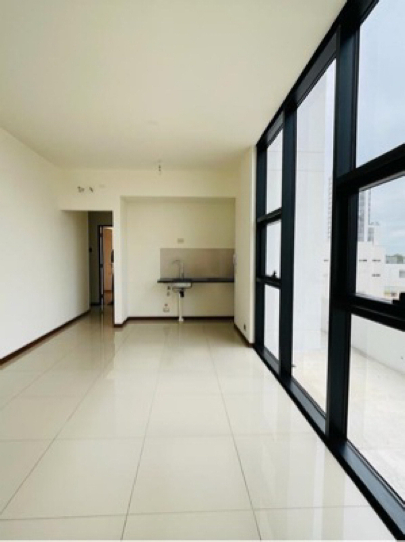 Departamento en VentaAv.  Los Cusis  1 dormitorios 1 baños 1 parqueos Foto 3