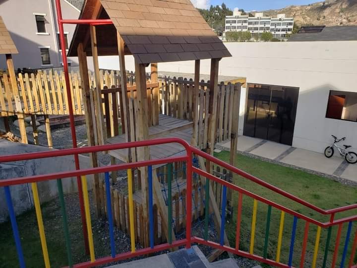 Casa Lomas de Achumani en condominio cerrado Foto 15