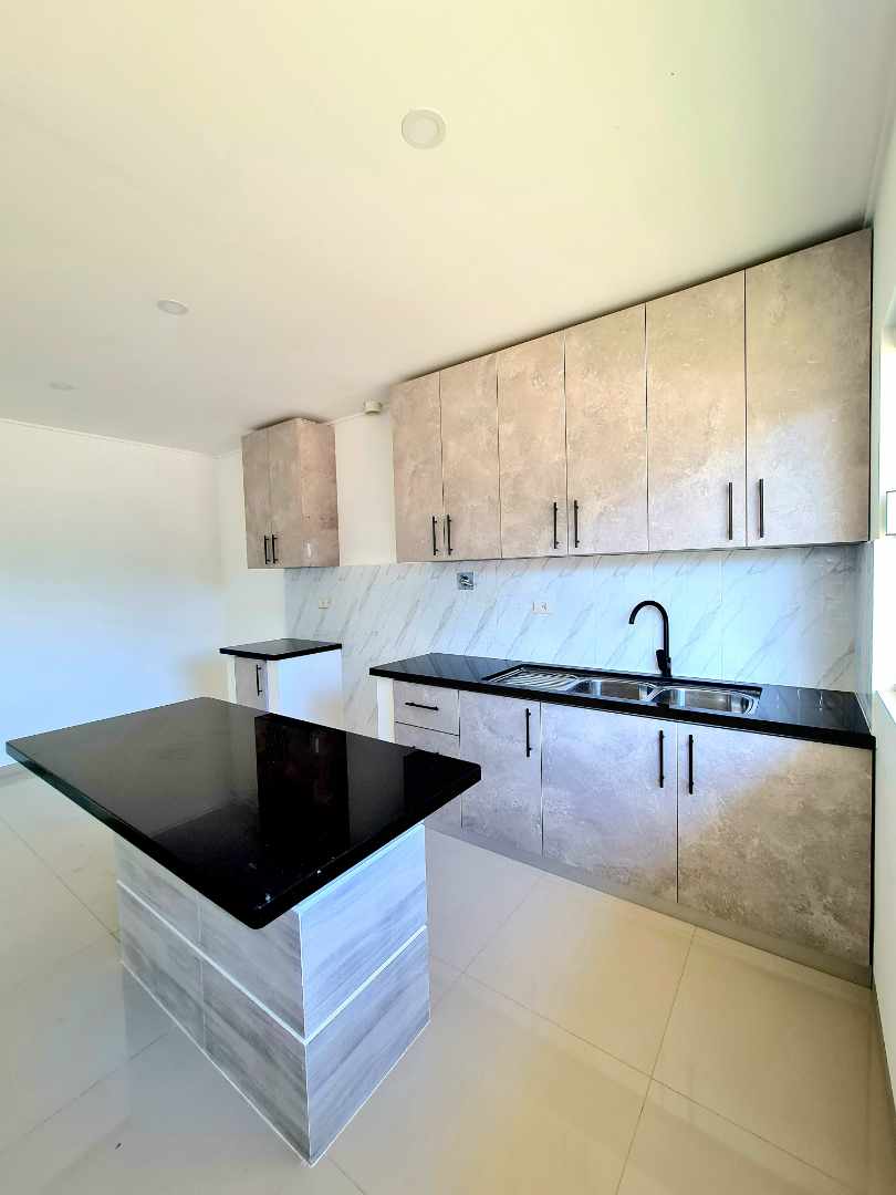 Casa Zona Norte 
km 8½ Banzer (Zona Col. Cambridge)
Condominio Las Palmeras 2 Foto 19