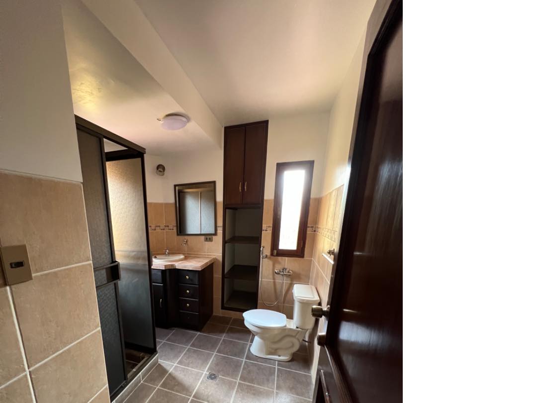 Casa en Achumani en La Paz 5 dormitorios 5 baños 2 parqueos Foto 49