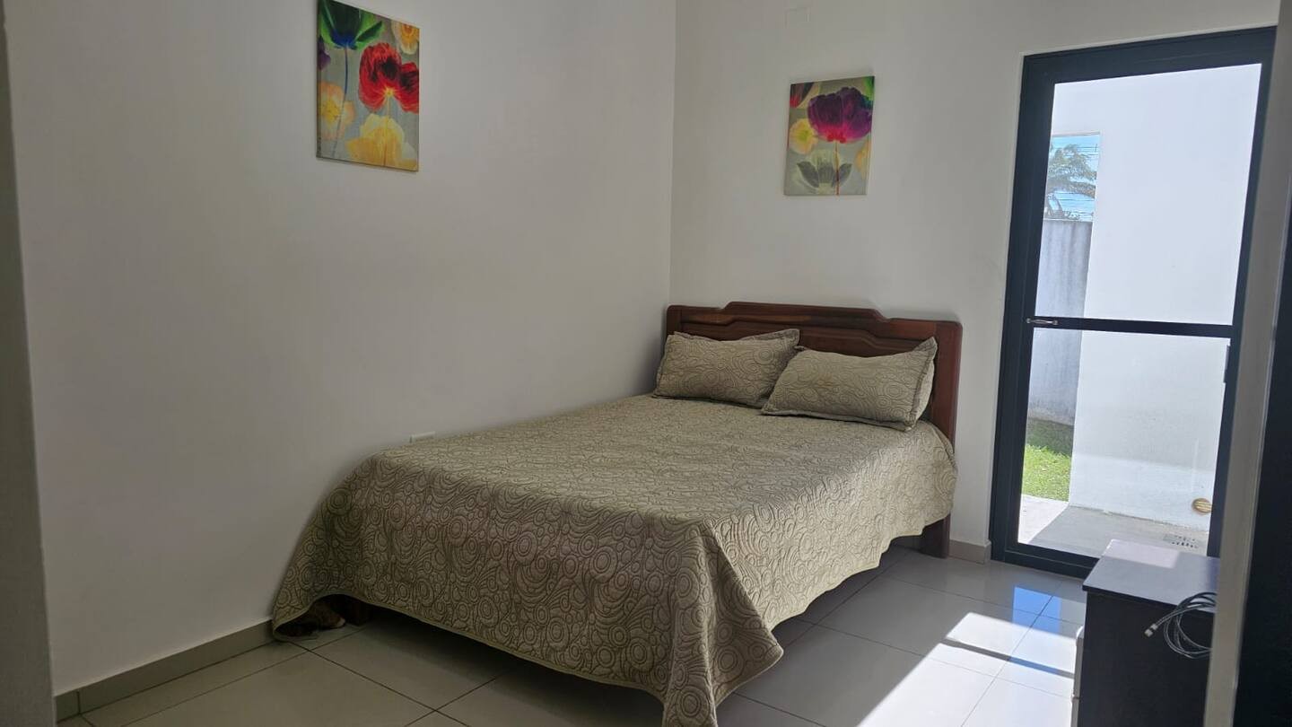 Casa en Urubó en Santa Cruz de la Sierra 3 dormitorios 2 baños 2 parqueos Foto 9