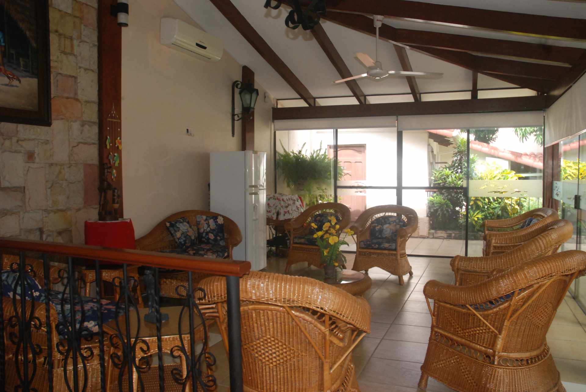 Casa en AlquilerBarrio Sirari 5 dormitorios 7 baños 2 parqueos Foto 13