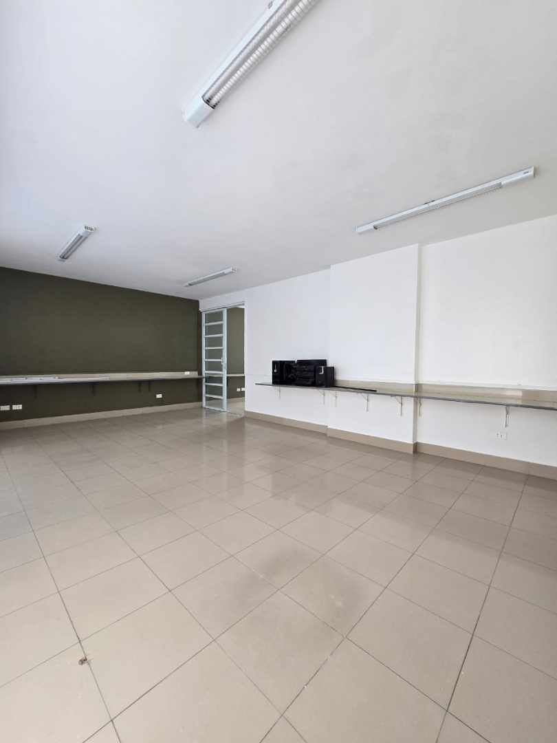 Oficina en AlquilerOFICINA EN ALQUILER – ZONA SUR  SANTA CRUZ DE LA SIERRA Foto 3