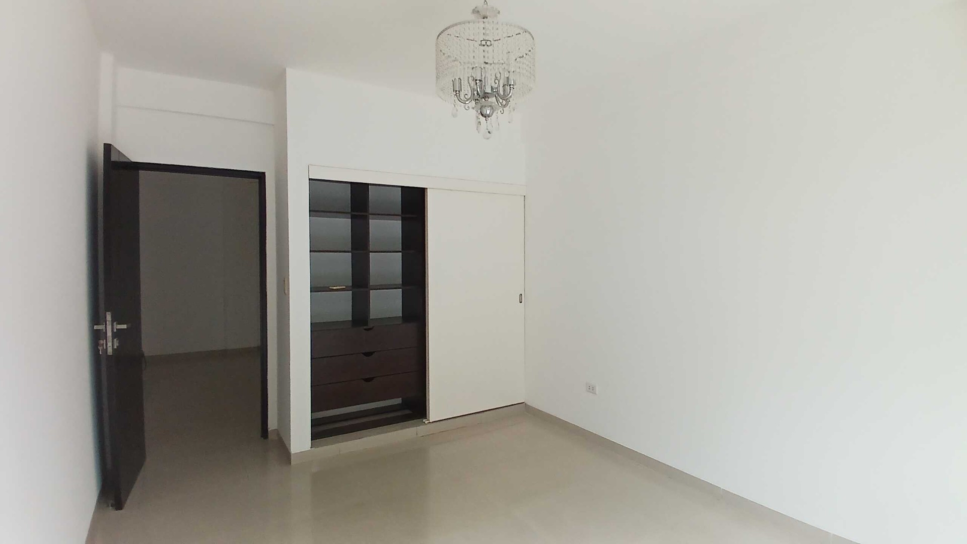 Departamento en Las Palmas en Santa Cruz de la Sierra 3 dormitorios 3 baños 1 parqueos Foto 8