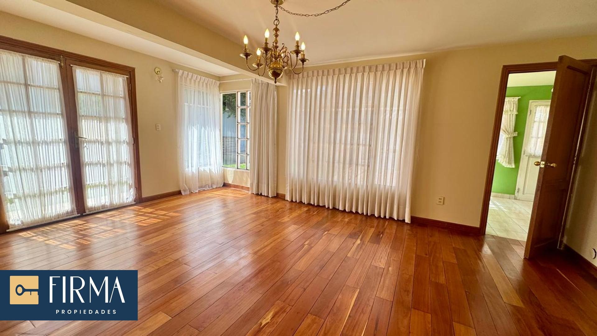Casa en AlquilerCASA EN ALQUILER, MESETA DE ACHUMANI 4 dormitorios 4 baños 3 parqueos Foto 12