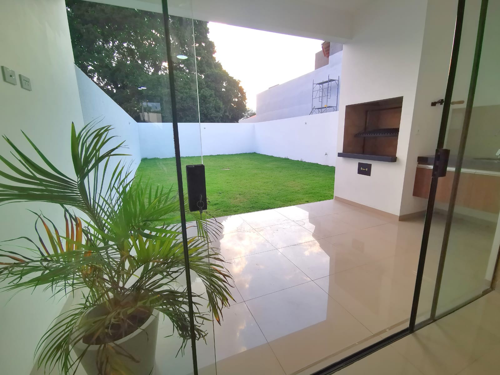 Casa en VentaAV. BANZER - CONDOMINIO CASA DE  CAMPO 4 dormitorios 4 baños 2 parqueos Foto 7