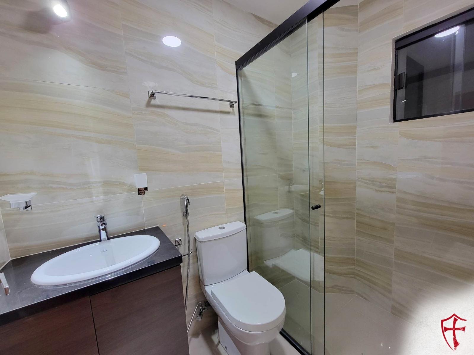 Casa en Entre 3er y 4to anillo Oeste en Santa Cruz de la Sierra 3 dormitorios 3 baños 2 parqueos Foto 10