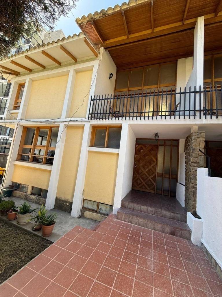 Casa en Calacoto en La Paz 4 dormitorios 5 baños 3 parqueos Foto 26