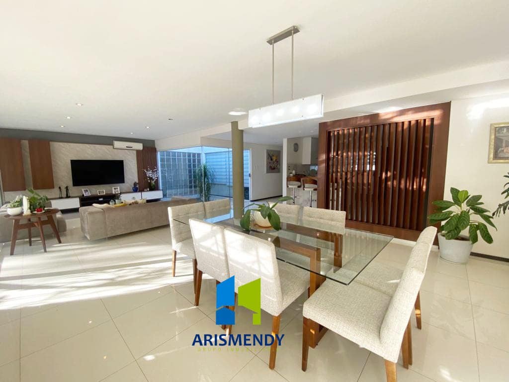 En Venta a $us 420,000 Foto 1